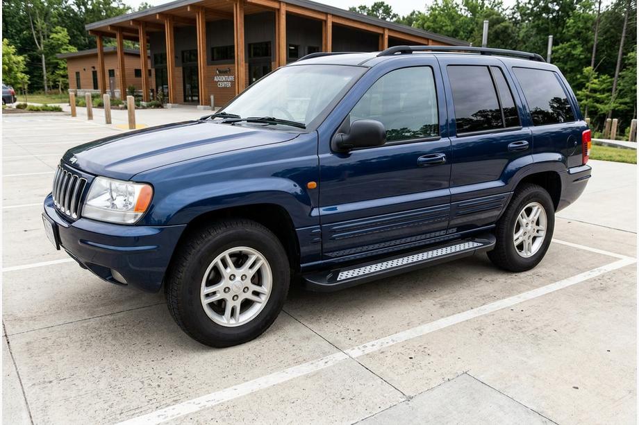 Jeep Grand Cherokee WJ 1999–2004 Stranske stopnice Vision New Black (2 kos, aluminij) Image