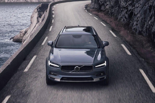Volvo V90 Cross Country: pregled terensko usmerjenega karavana