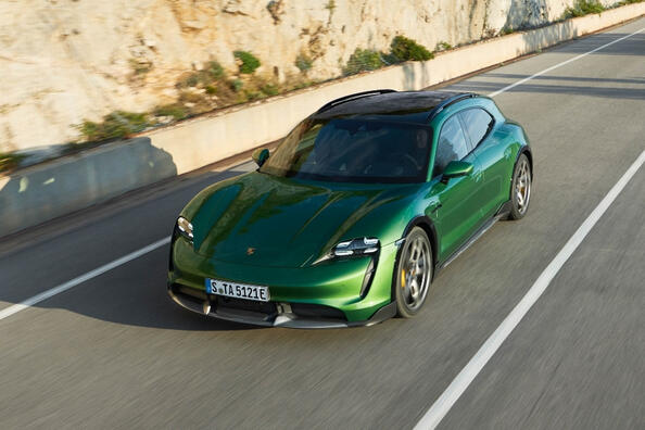 Porsche Taycan Cross Turismo: vsestranski električni športni avtomobil
