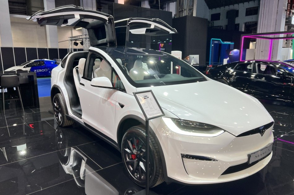 Tesla Model X: pregled prenovljenega crossoverja