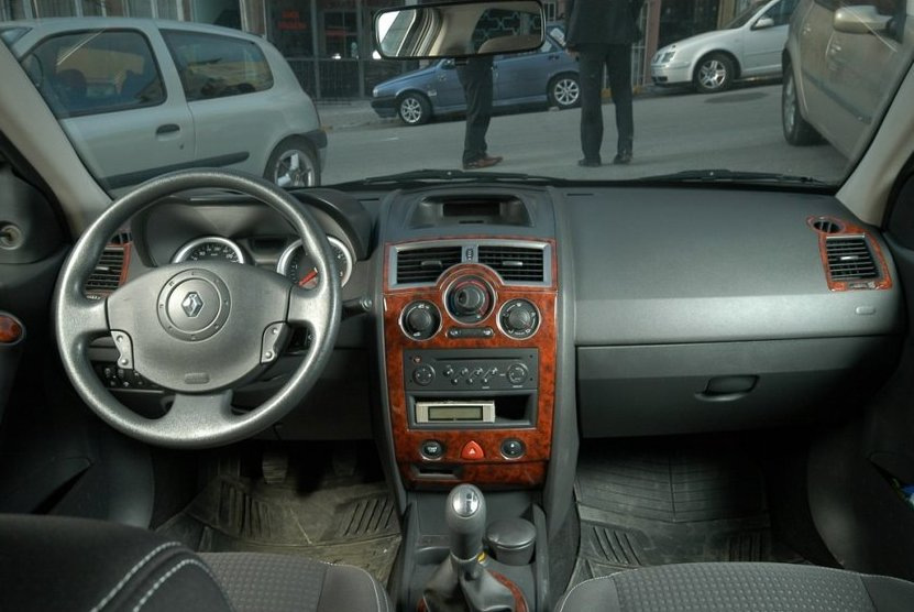Osvežitev armaturne plošče: uporaba panelnih oblog