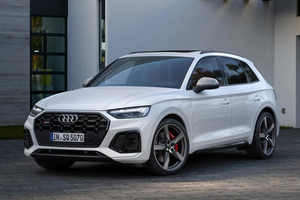 Pregled posodobljenega športnega križanca Audi SQ5