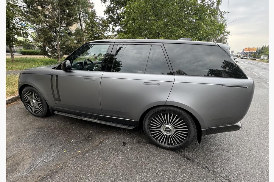 Range Rover V L460 2021– Stranske stopnice – originalni dizajn (za SWB) Image