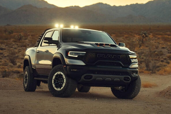 Ram 1500 TRX: pregled visokozmogljivega štirikolesno gnanega pick-upa