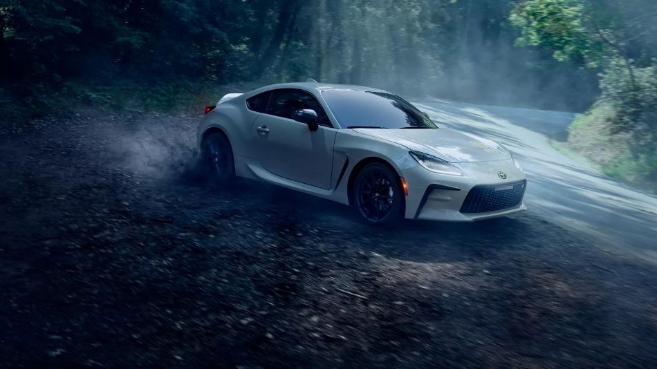 Toyota GR86: pregled športnega kupeja druge generacije
