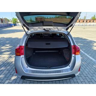 Zaščitna letev zadnjega odbijača iz nerjavečega jekla Carmos (SW) Toyota Auris 2012–2018 fotografija 4
