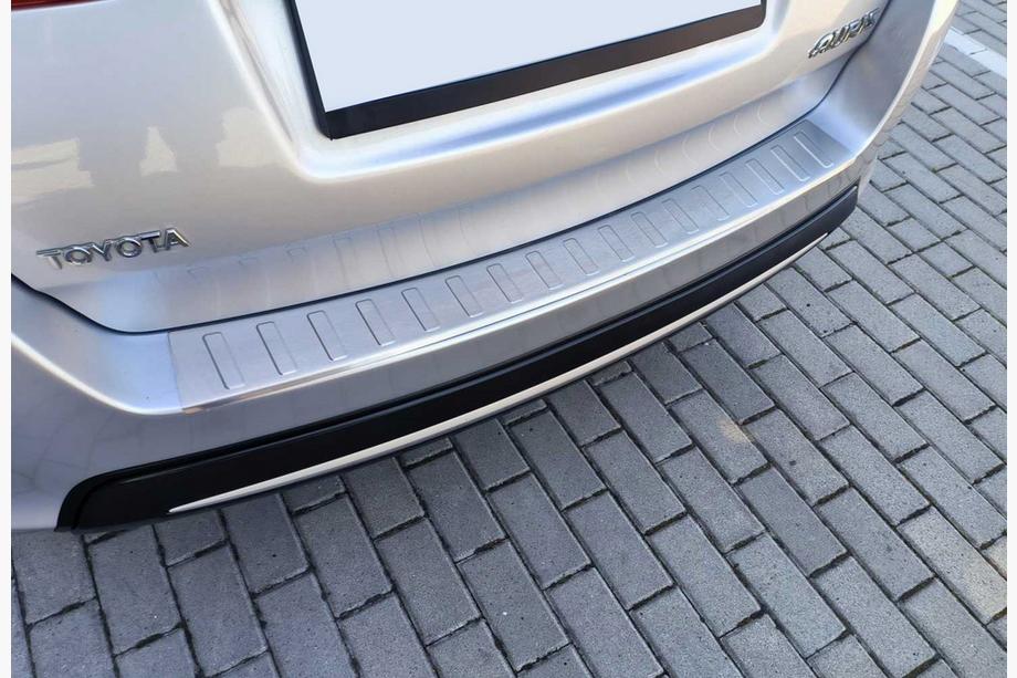 Toyota Auris 2012–2018 Zaščitna letev zadnjega odbijača iz nerjavečega jekla Carmos (SW) Image