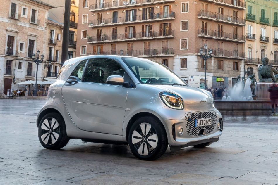Smart EQ fortwo: stilski električni avto za mesto