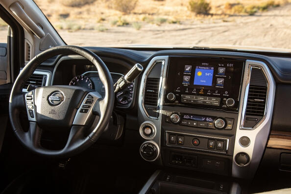 Nissan Titan druge generacije: pregled poltovornjaka Fotografija 5