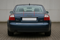 Audi A4 B6 2000–2004 Nerjaveča okrasna letvica nad registrsko tablico (Carmos) V-2 fotografija 1