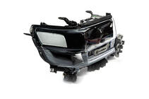 Toyota Land Cruiser 200 2007–2021 Desni sprednji žaromet 2016+ (Executive) fotografija 2