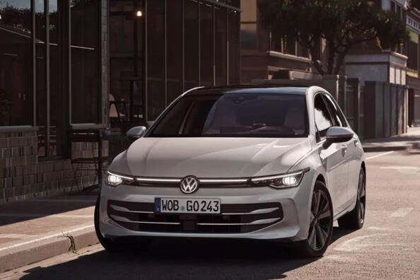 Volkswagen Golf 8: prenova za leto 2024