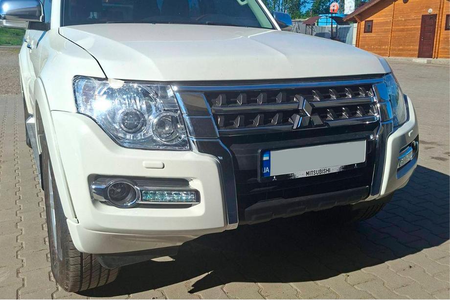 Mitsubishi Pajero Wagon IV 2006–2021 OEM sprednji žarometi (2 kos) Image