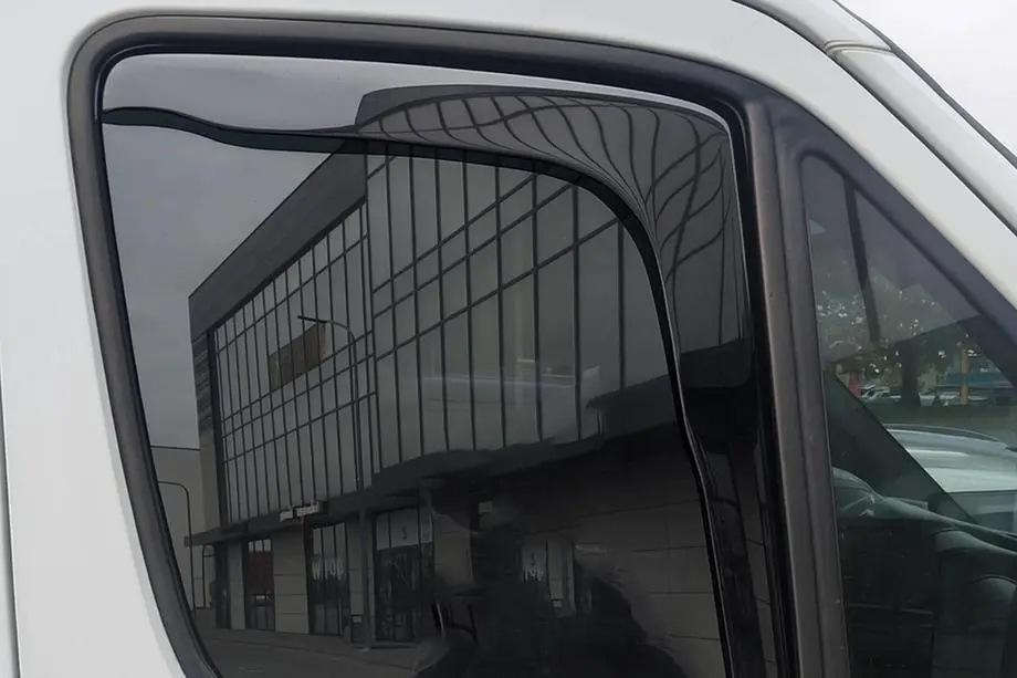 Volkswagen Crafter 2006–2016 Vetrni deflektorji za okna, vstavni Niken Luxury (2 kos) Image