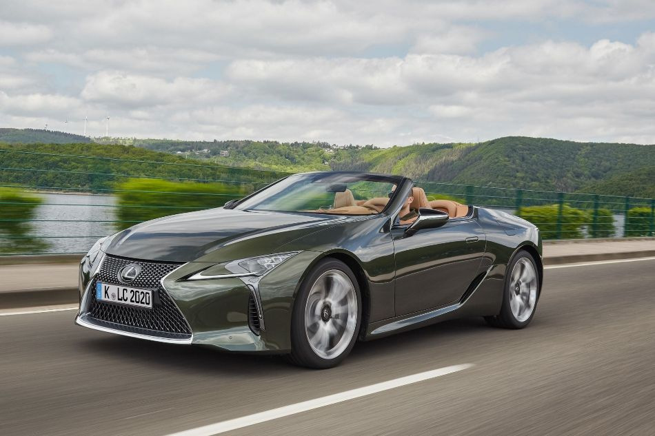 Lexus LC 500 Convertible: razkošje in vozni užitek pod odprtim nebom