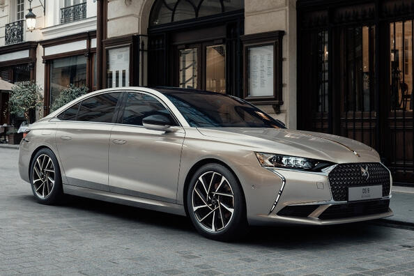 Test: francoska premium limuzina DS 9