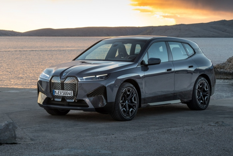 BMW iX: pregled in specifikacije električnega SUV-ja