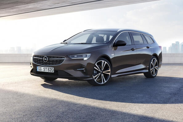 Opel Insignia Sports Tourer: test in podatki prenovljenega karavana