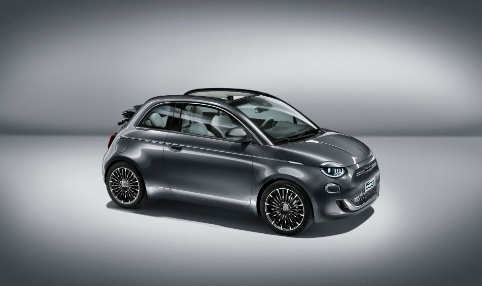 Fiat 500e Cabrio: stilski električni kabriolet za mesto