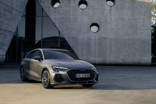 Audi S3 Sportback 2024: posodobljeni športni kombilimuzin