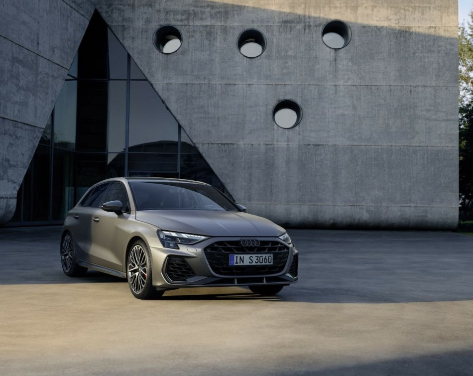 Audi S3 Sportback 2024: posodobljeni športni kombilimuzin
