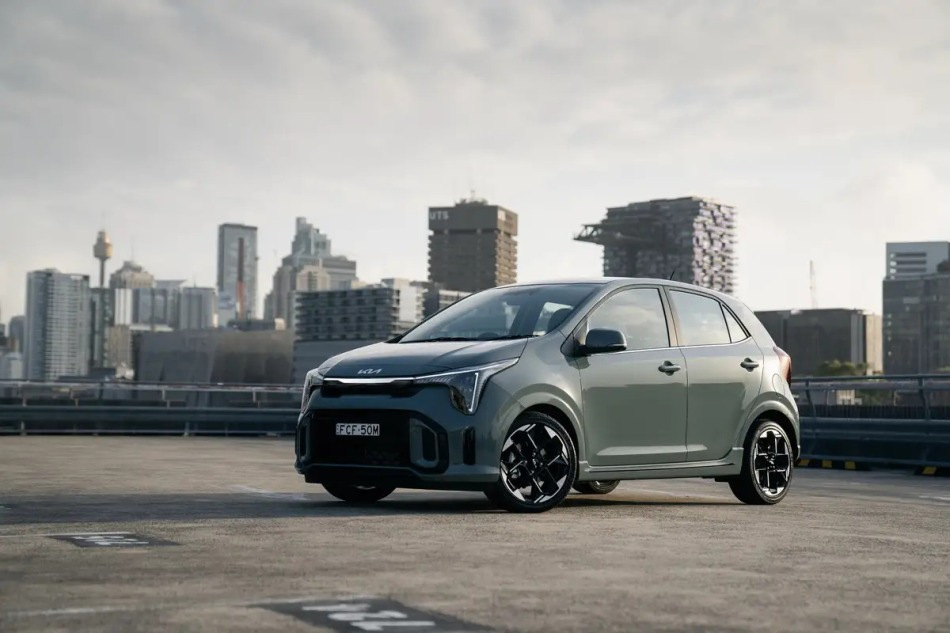 KIA Picanto: pregled prenovljene mestne kombilimuzine