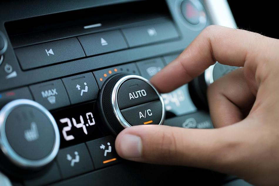 Kako pravilno uporabljati klimatsko napravo v avtu v vročini