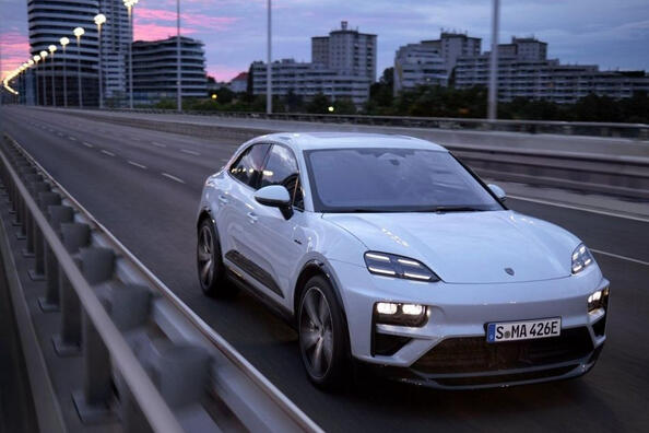Pregled druge generacije Porsche Macan Electric 2024