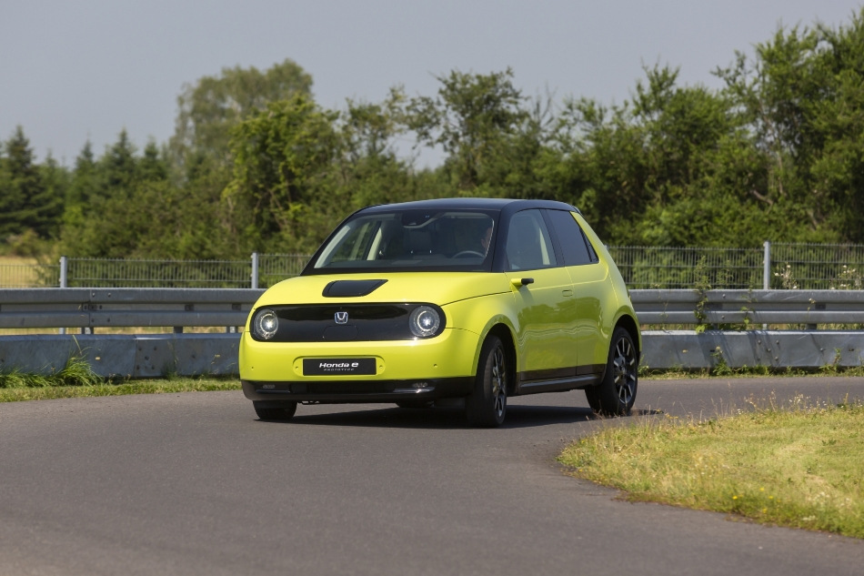 Honda e kombilimuzina: pregled kompaktnega visokotehnološkega električnega avtomobila