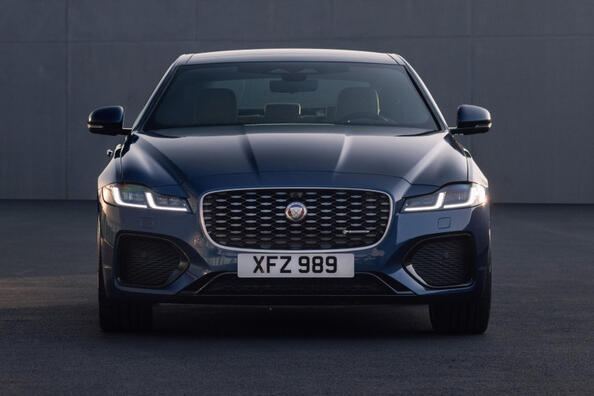 Premium limuzina Jaguar XF: razkošje v podrobnostih