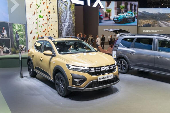 Dacia Sandero Stepway: posodobljeni cenovno ugoden crossover-hatchback