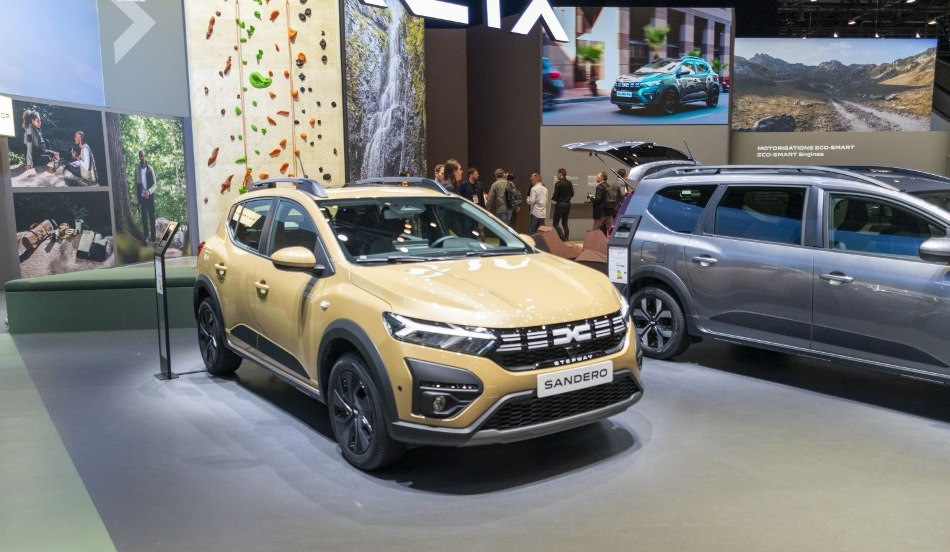Dacia Sandero Stepway: posodobljeni cenovno ugoden crossover-hatchback