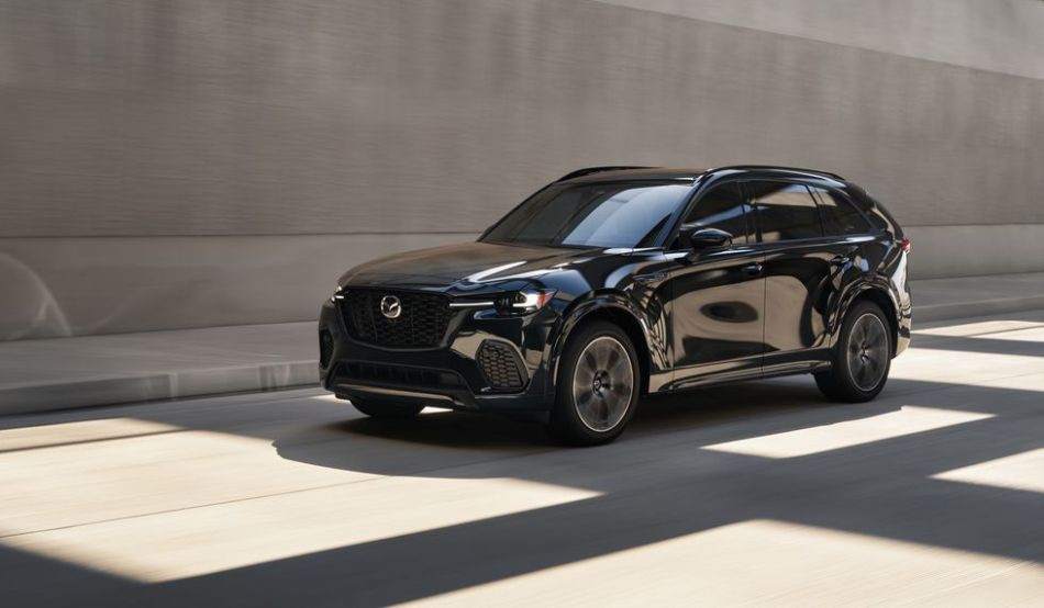 Pregled Mazda CX-70: vrhunska kakovost in brezhibna notranjost