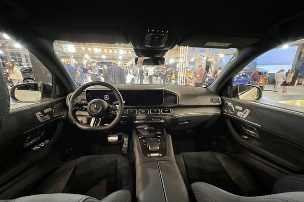 Mercedes-Benz GLE 2023: prenovljeni vodilni med SUV-ji Fotografija 5