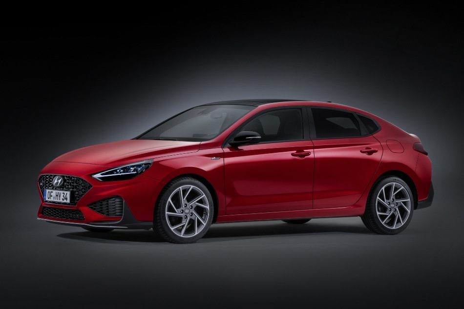 Pregled elegantnega liftbacka Hyundai i30 Fastback