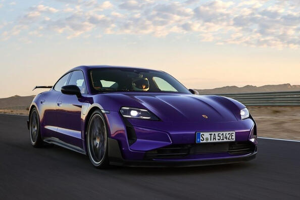 Posodobljeni Porsche Taycan 2024: hiter, z dolgim dosegom in še bolj izpopolnjen