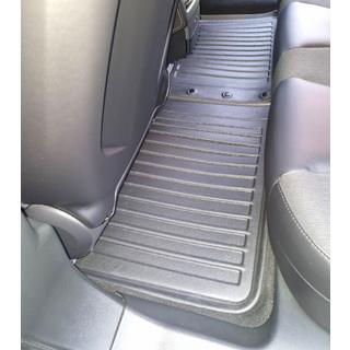 Gumijasti tepihi Stingray 3D (2012-2021) Tesla Model S 2012– fotografija 3