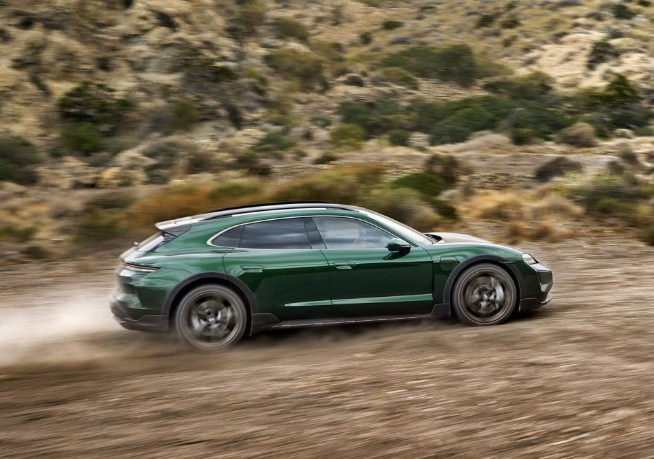 Porsche Taycan Cross Turismo 2024: posodobljeni električni karavan