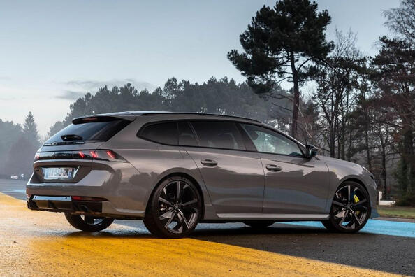 Test 360-konjskega hibridnega karavana Peugeot 508 SW PSE Fotografija 3