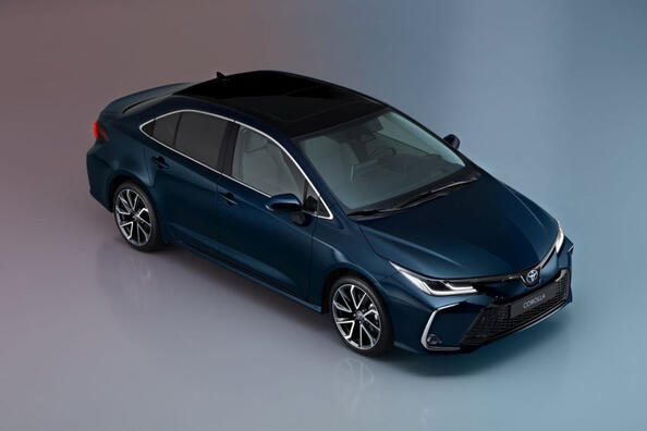 Pregled posodobljene Toyota Corolla Sedan 2023