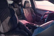 Pregled električnega križanca Peugeot e-3008 fotografija 6