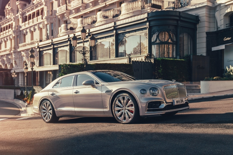 Bentley Flying Spur: luksuzna limuzina, ki združuje tradicijo in tehnologijo