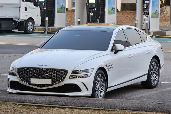 Genesis G80 2023: prenovljena korejska premium limuzina je še bolj izrazita