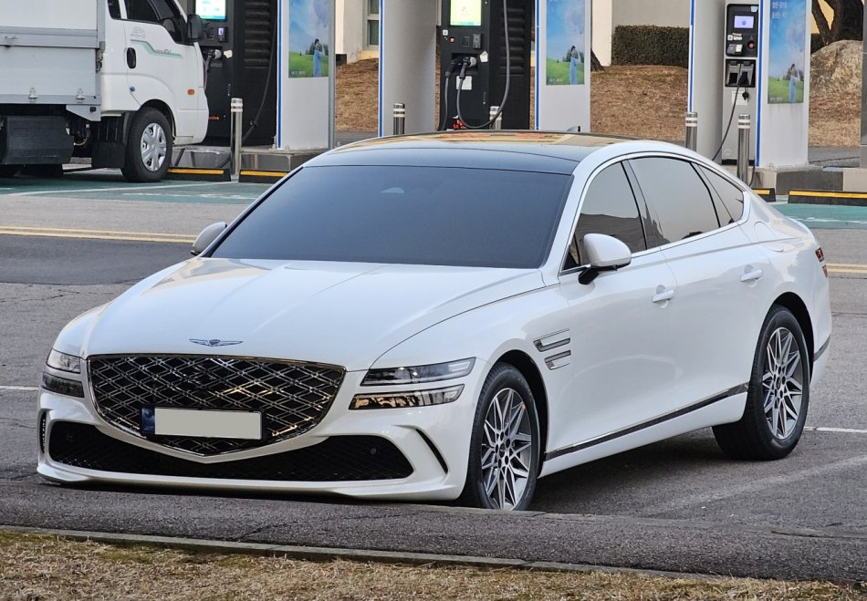 Genesis G80 2023: prenovljena korejska premium limuzina je še bolj izrazita