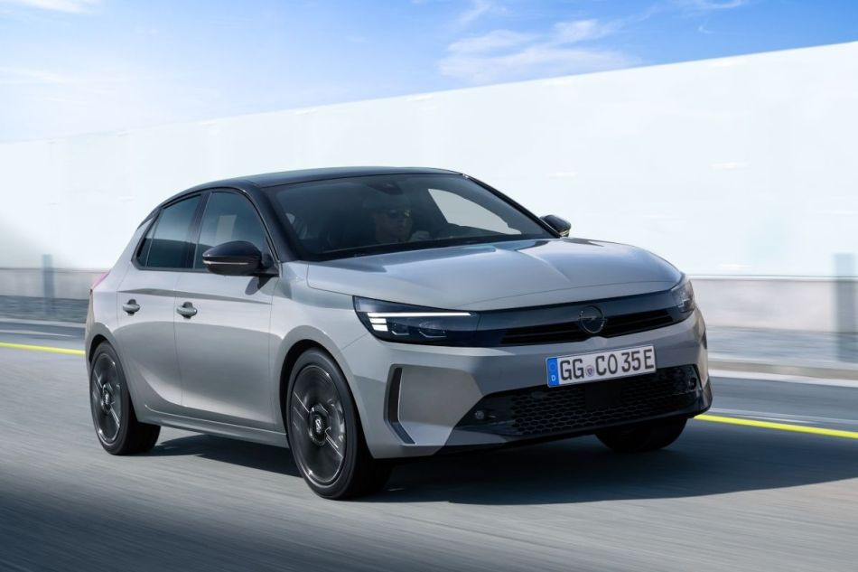 Test Opel Corsa-e 2023: električni mestni kombilimuzinski model