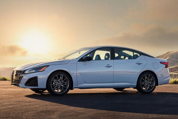Nissan Altima: posodobljena limuzina za udobno vožnjo