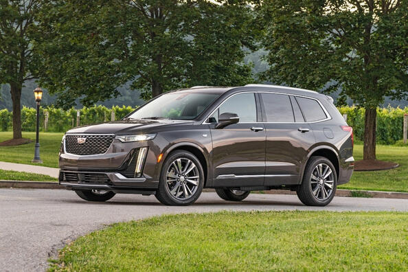 Pregled luksuznega srednje velikega križanca Cadillac XT6