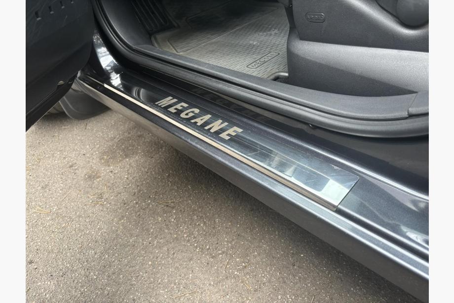Renault Megane II 2004–2009 Vstopne letvice (Carmos, 4 kos, jeklo) Image