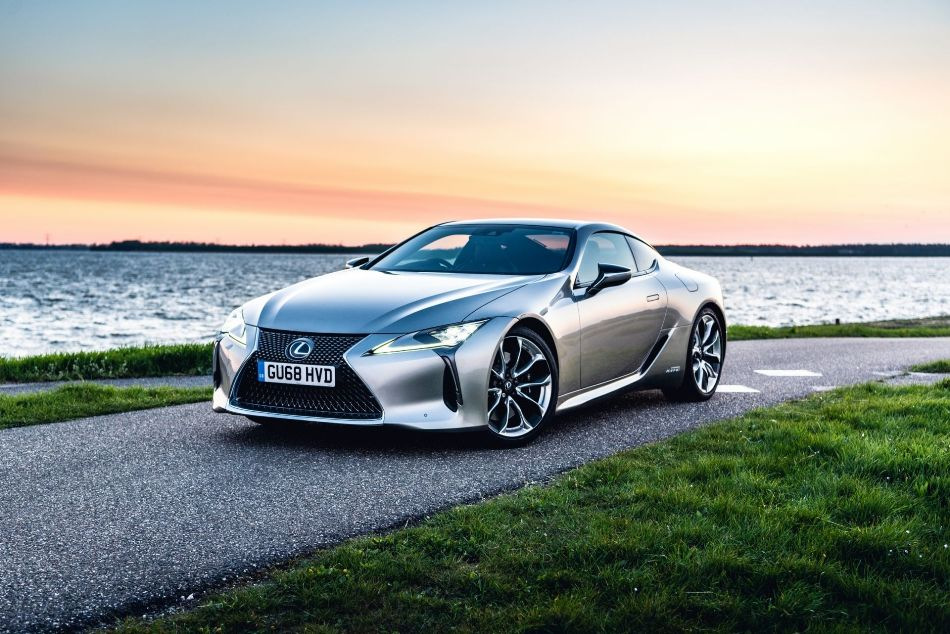 Lexus LC 500h: hibridni športni avtomobil