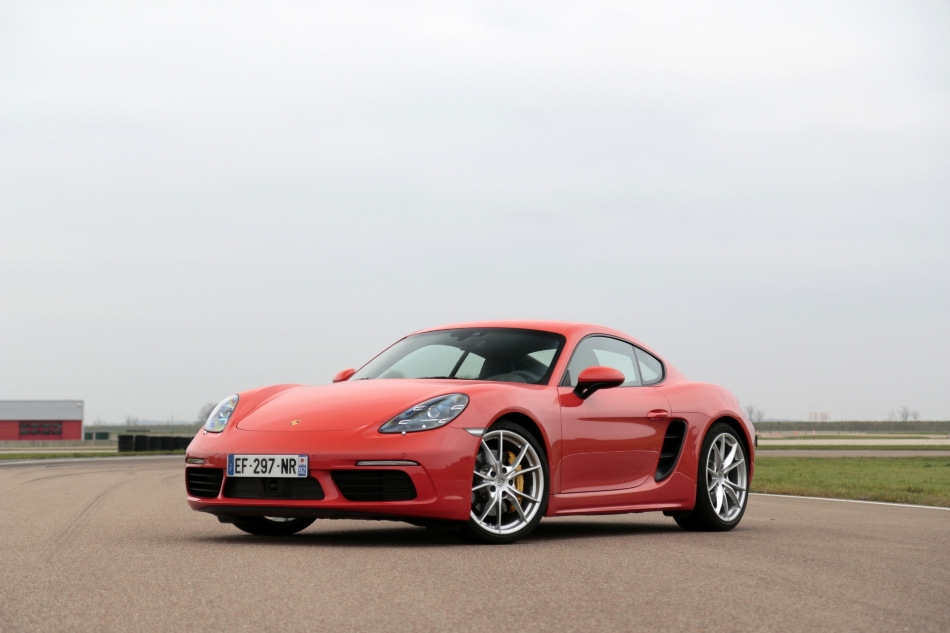 Pregled športnega kupeja Porsche 718 Cayman